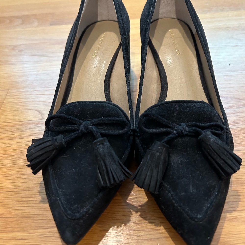 Ann Taylor suede tassel loafer pumps size 5